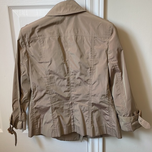 Womens/teen Burberry short trench jacket - Picture 6 of 8
